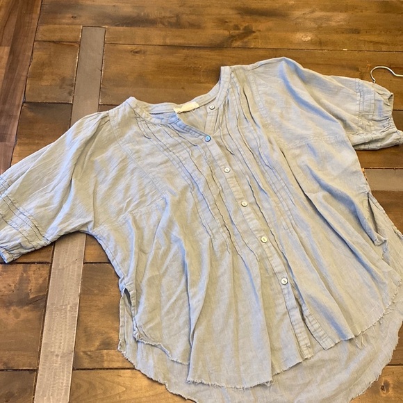 Lucky‎ brand pintuck blouse light blue gray size M raw hem d - Picture 1 of 5